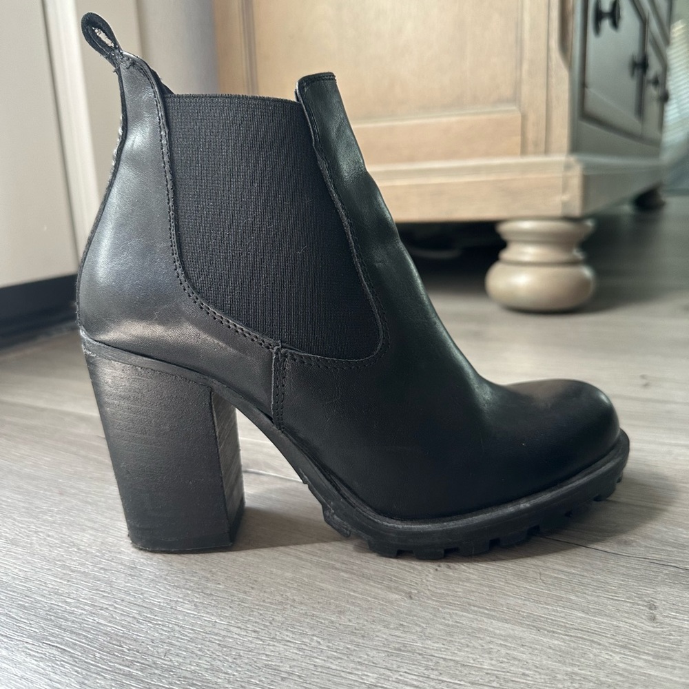 Steve Madden leather booties